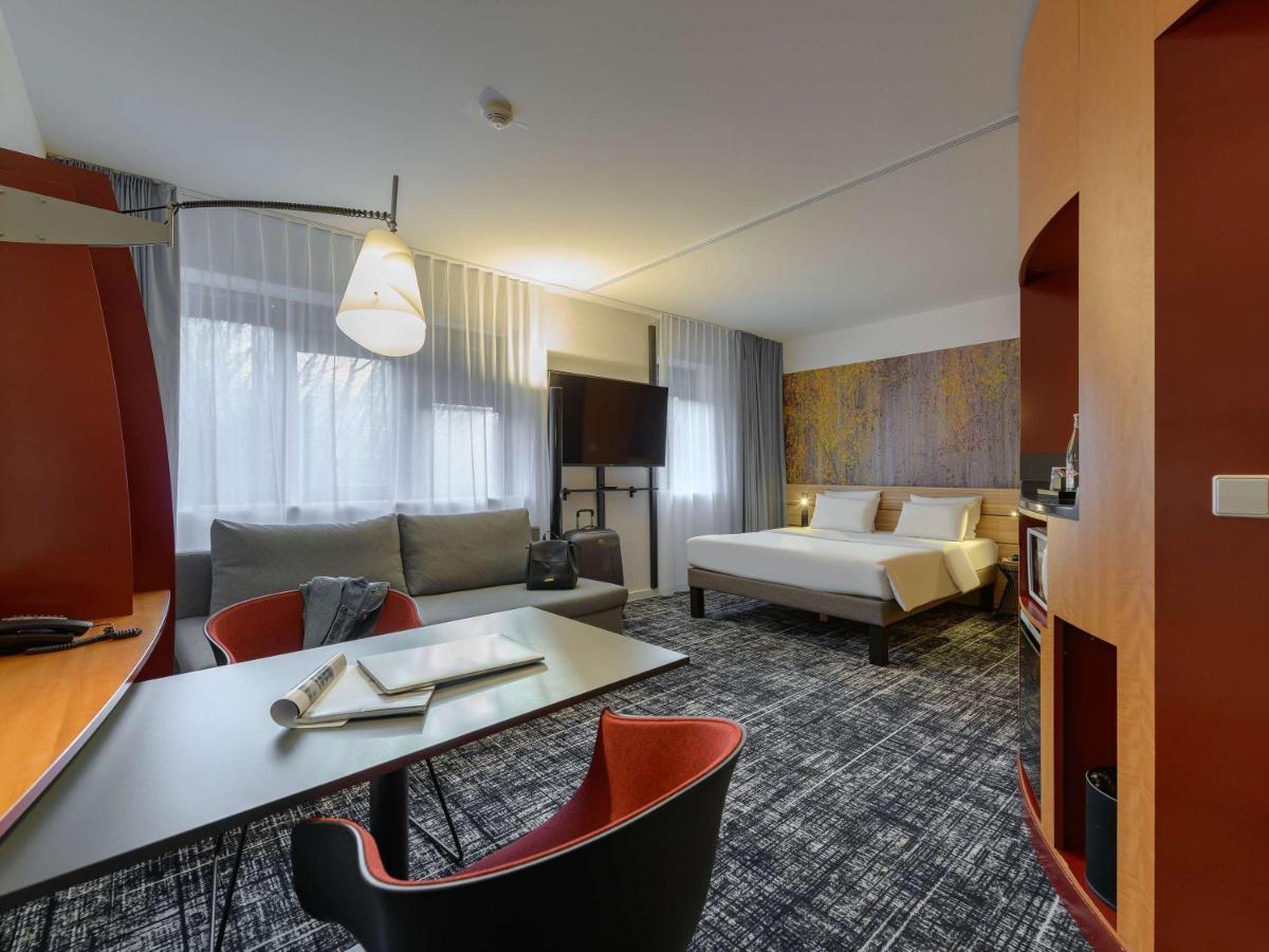 Novotel Suites Muenchen Parkstadt Schwabing Munique Exterior foto