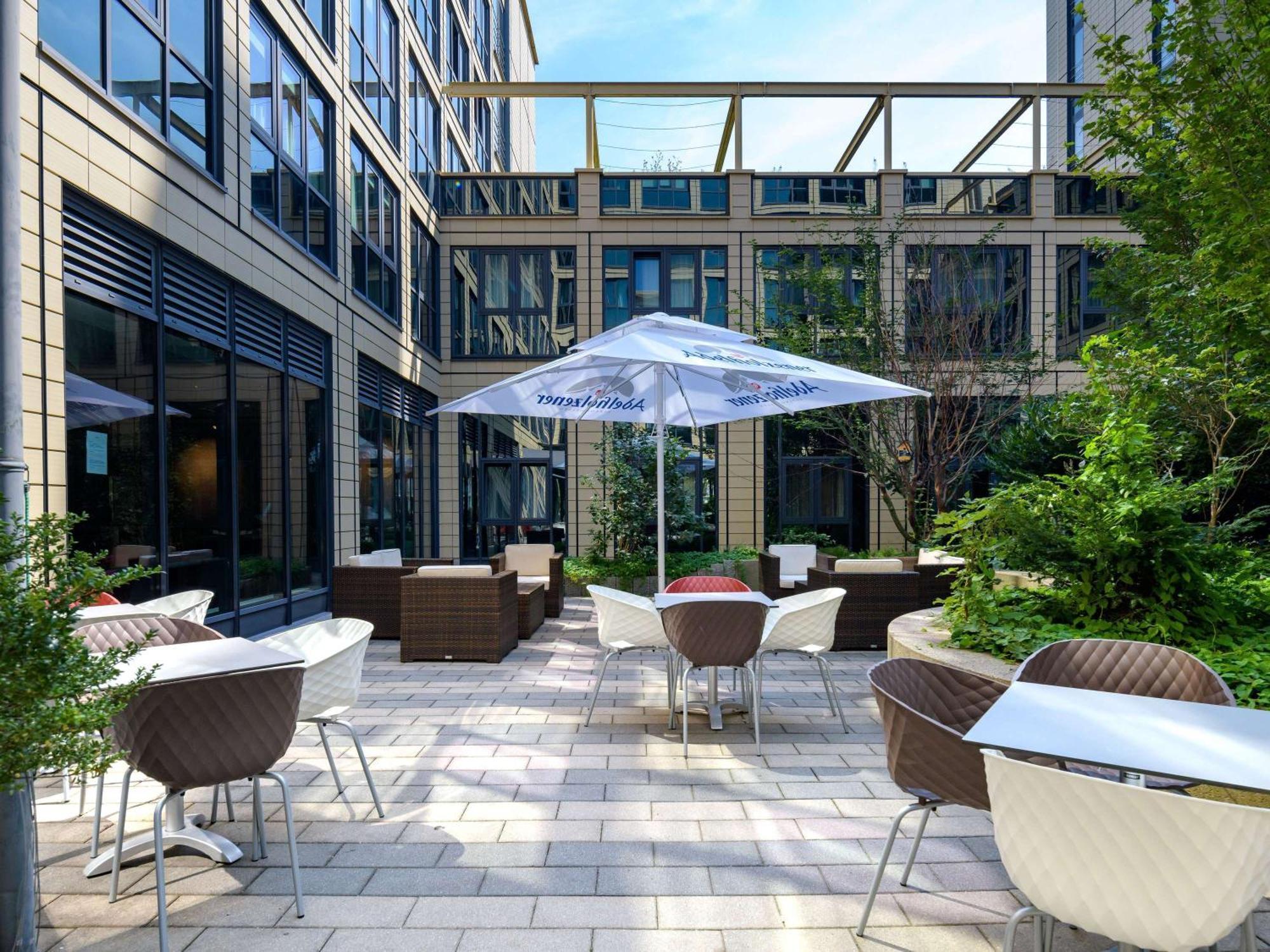 Novotel Suites Muenchen Parkstadt Schwabing Munique Exterior foto