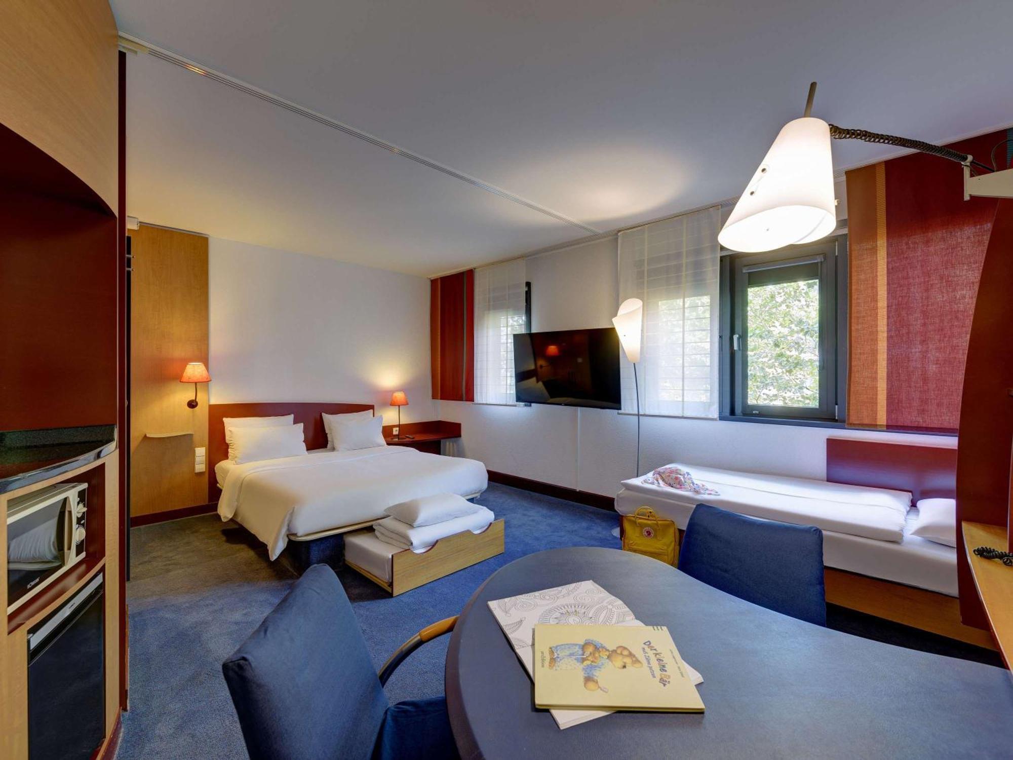 Novotel Suites Muenchen Parkstadt Schwabing Munique Exterior foto